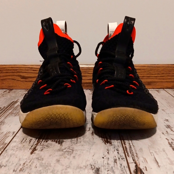 Lebron 15 - Picture 5 of 6